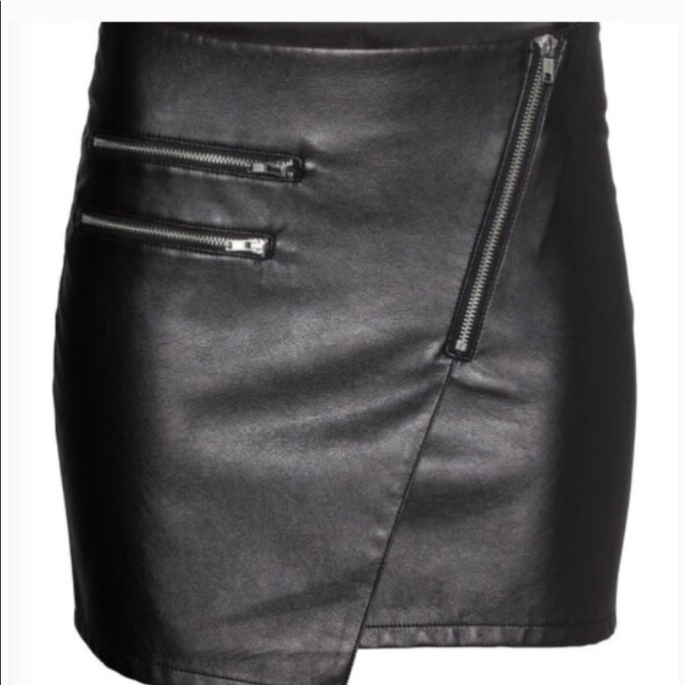 H&M Divided Black Asymmetrical Moto Zipper Skirt